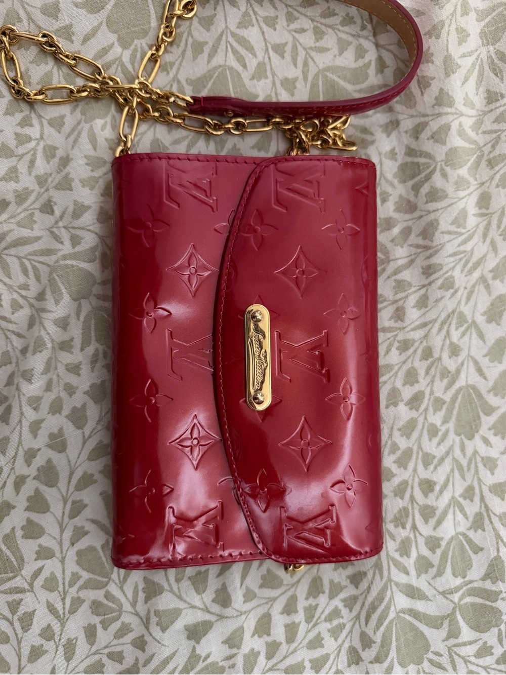 Louis Vuitton Red Vernis Monogram Chain Wallet with Gold Hardware - Picture 10 of 16